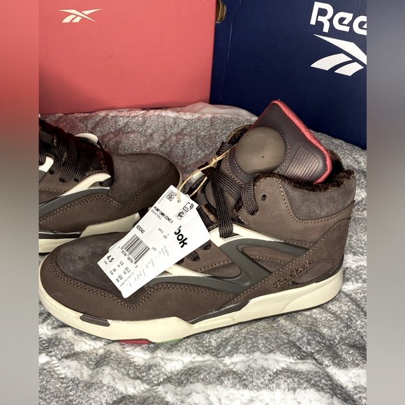 2023 Reebok Pump Omni Zone 2 'Valentine's Day Sz. 4.5 Mens/Sz. 6.5 Women’s - Picture 6 of 16